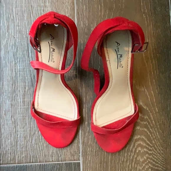 Red sandals - Picture 1 of 6